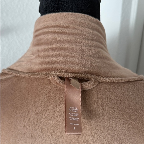 SKIMS Bathrobe - Picture 5 of 8